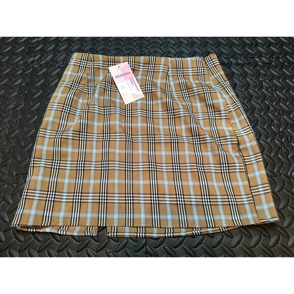 WDIRARA Women’s Plaid Mini Skirt – Size Medium - Picture 4 of 5